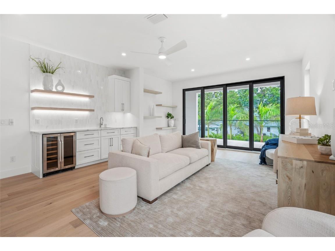 2111 Hawthorne Street Sarasota FL 34239 A4658635 image37