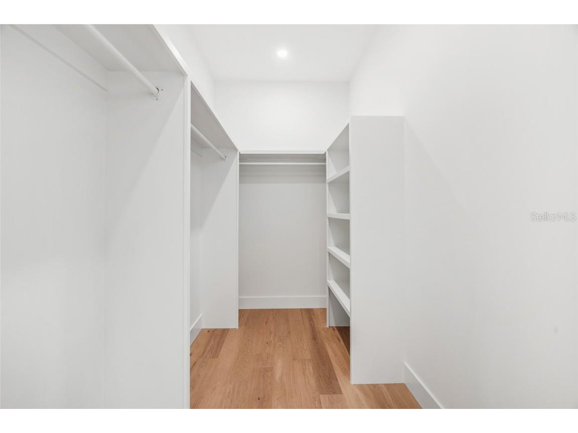 2111 Hawthorne Street Sarasota FL 34239 A4658635 image43