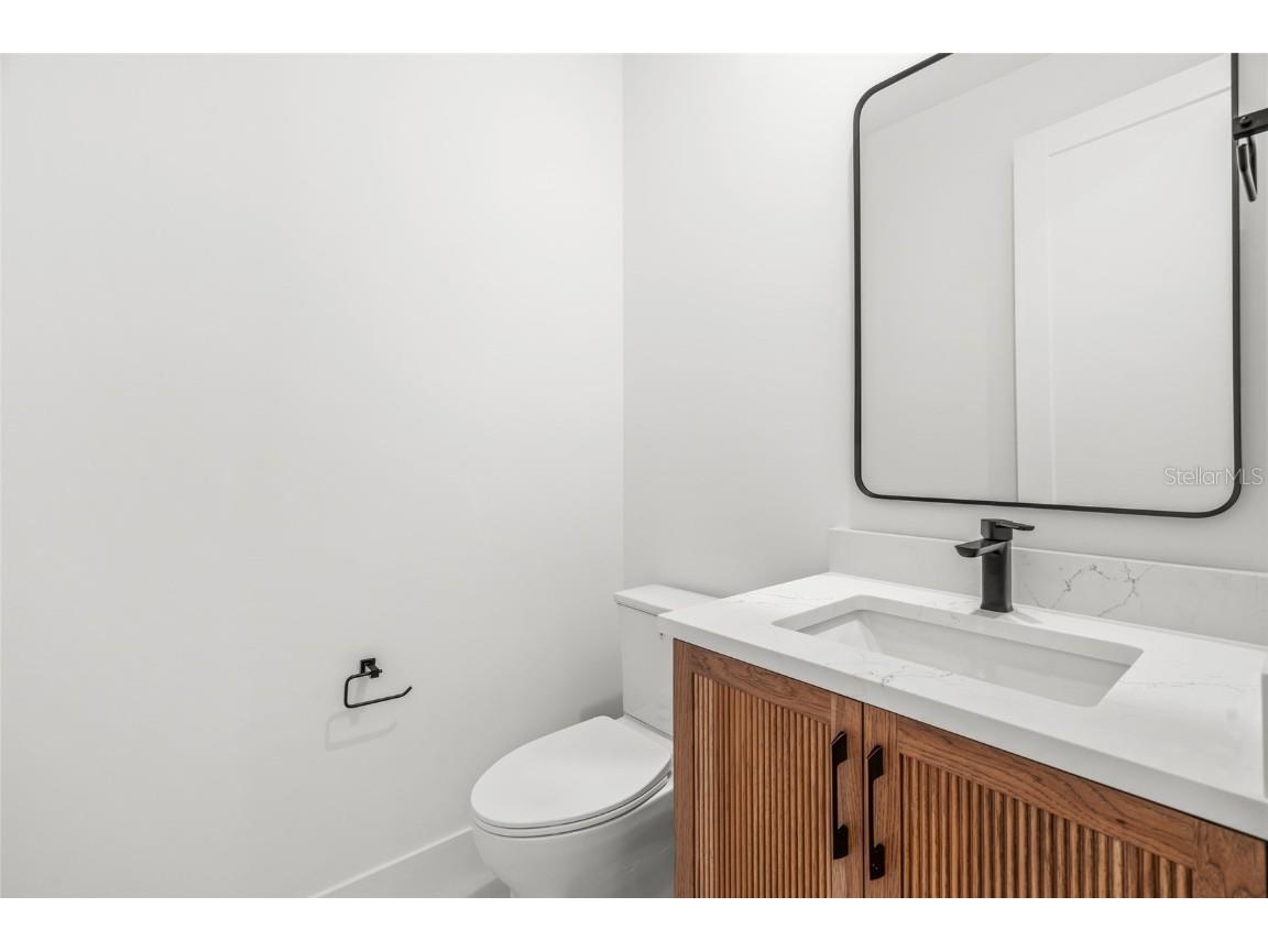 2111 Hawthorne Street Sarasota FL 34239 A4658635 image50