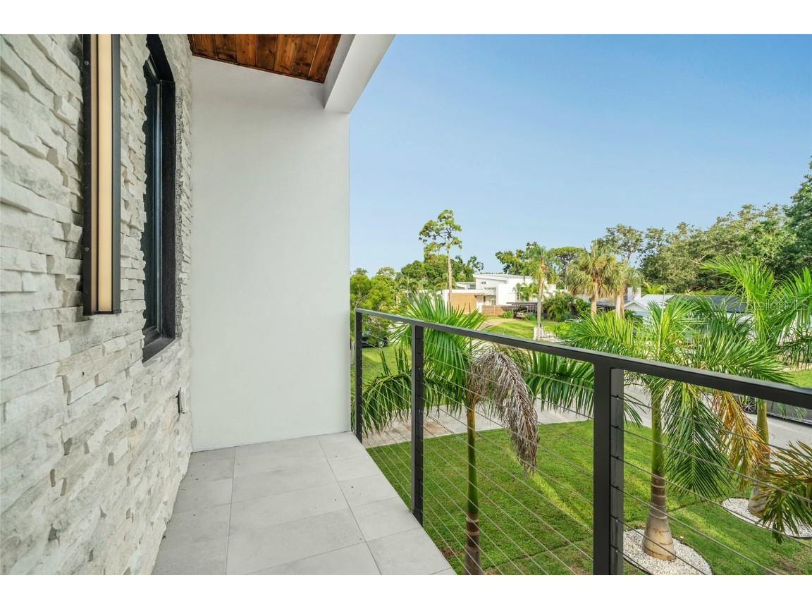 2111 Hawthorne Street Sarasota FL 34239 A4658635 image53