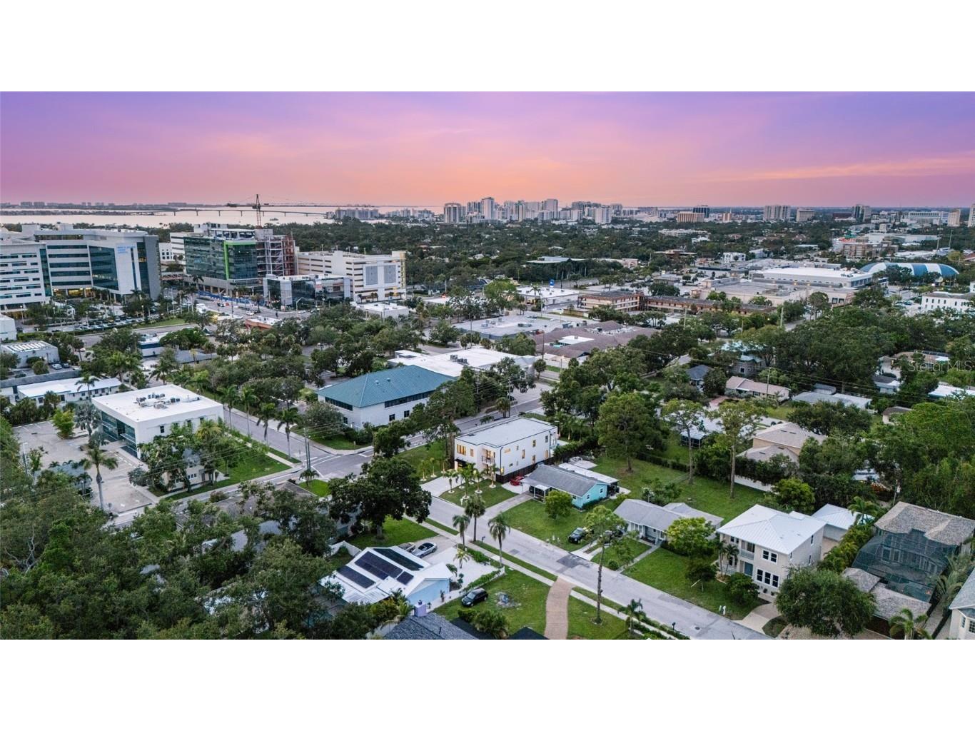 2111 Hawthorne Street Sarasota FL 34239 A4658635 image54