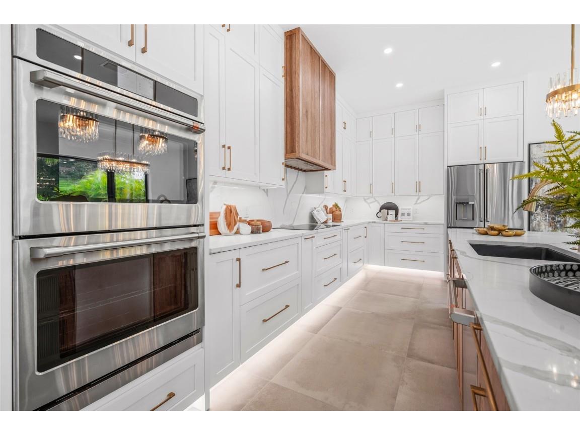 2111 Hawthorne Street Sarasota FL 34239 A4658635 image7