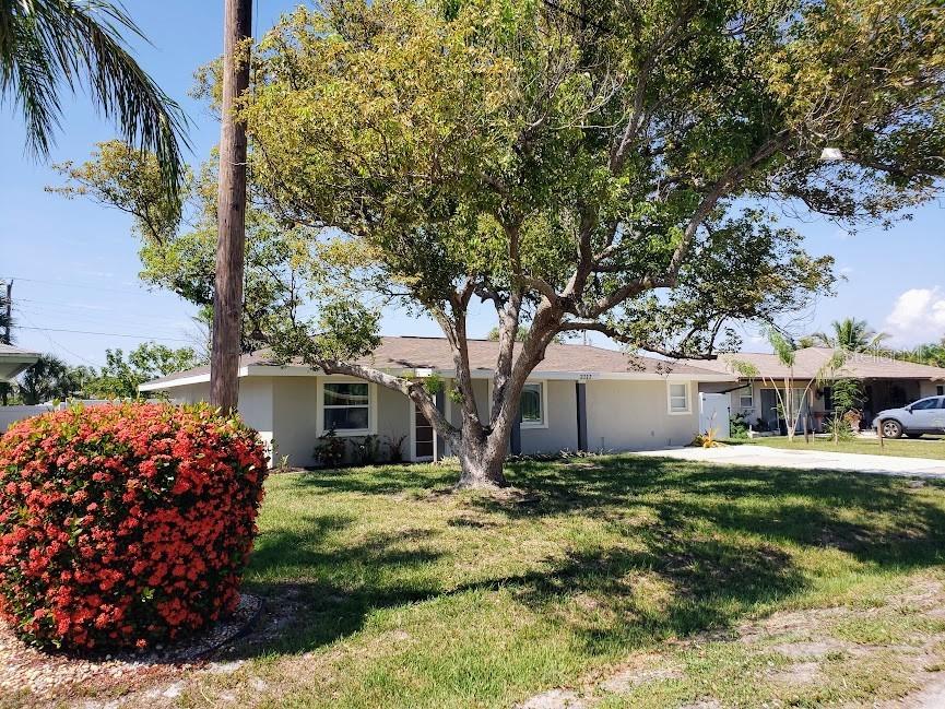 2111 Jo An Drive Sarasota FL 34231 A4574835 image1