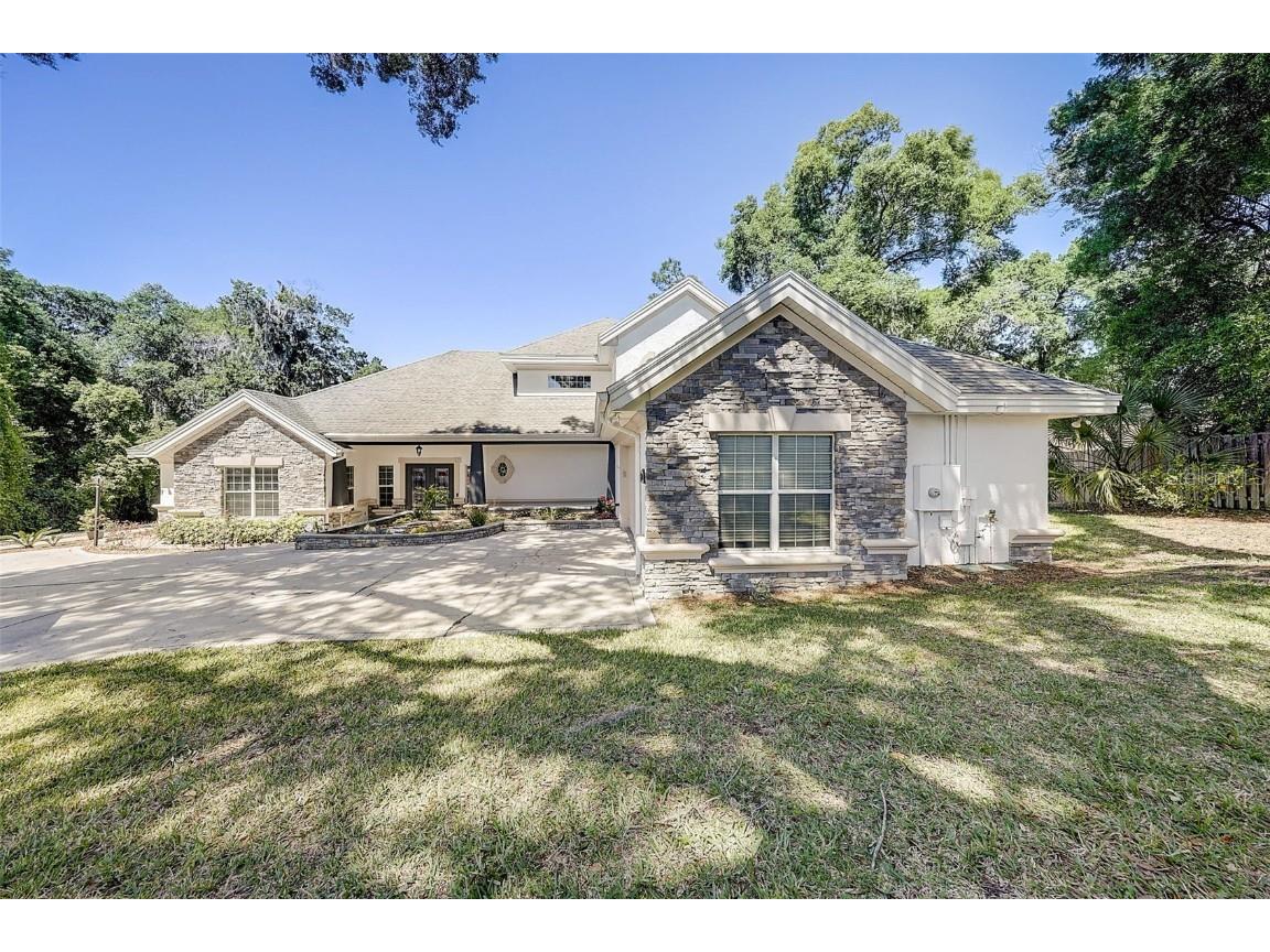2111 Oak Leaf Circle Mount Dora FL 32757 O6195895 image1