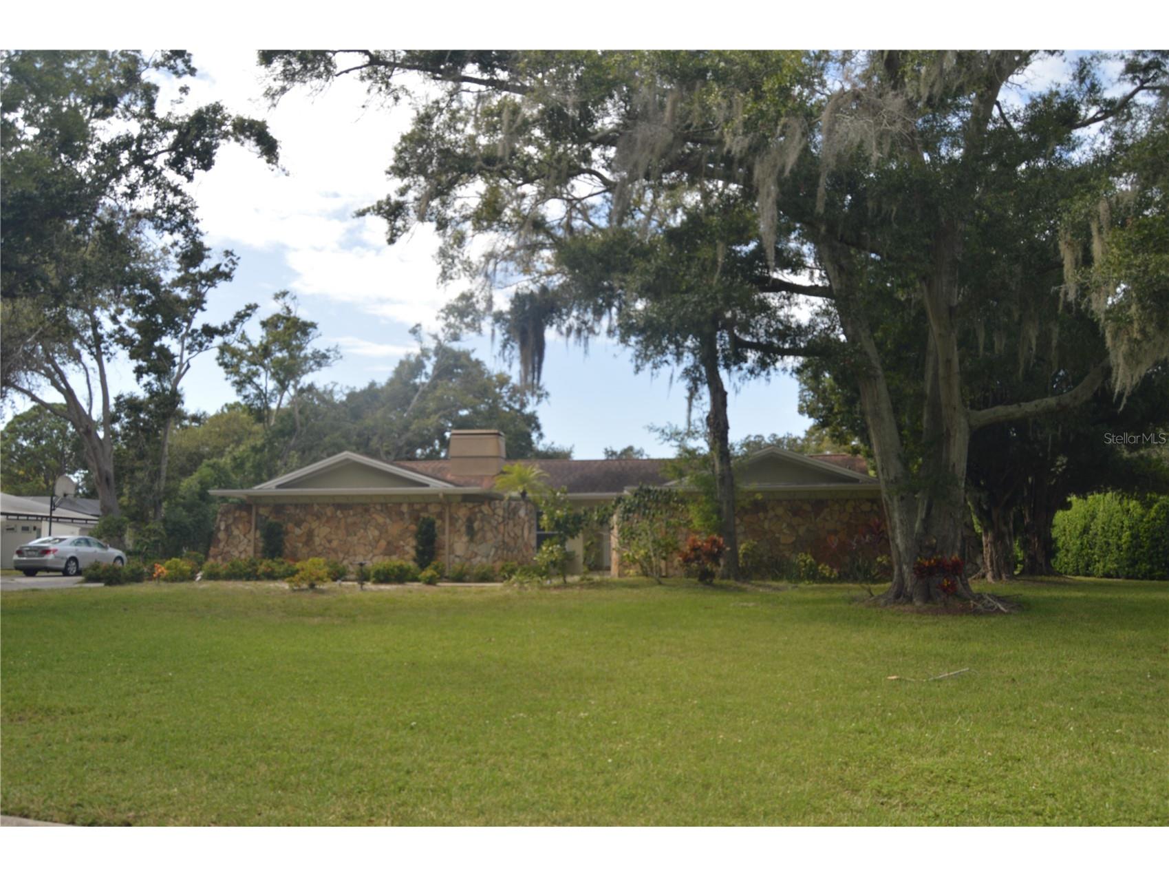 2111 Paddock Circle Dunedin FL 34698 TB8465905 image1