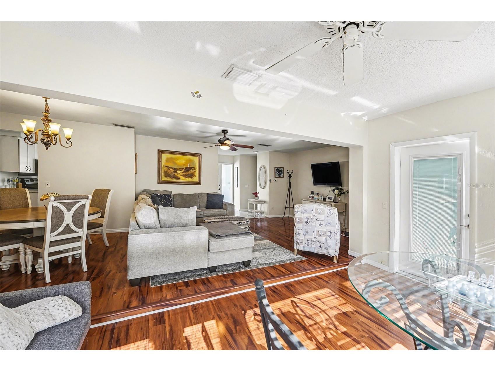2111 Timber Lane Clearwater FL 33763 TB8457274 image5