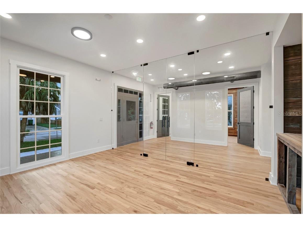 2111 W Cleveland Street Tampa FL 33606 TB8456952 image9