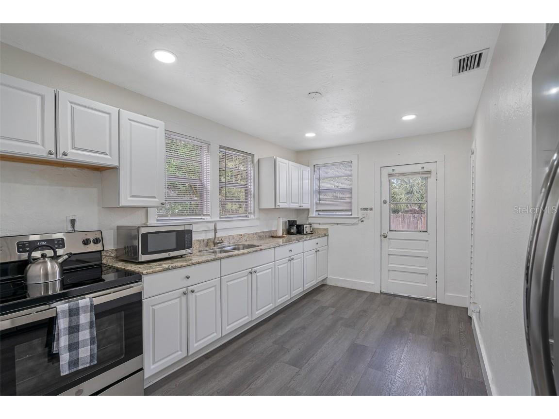 2111 W Palmetto Street Tampa FL 33607 A4673852 image25