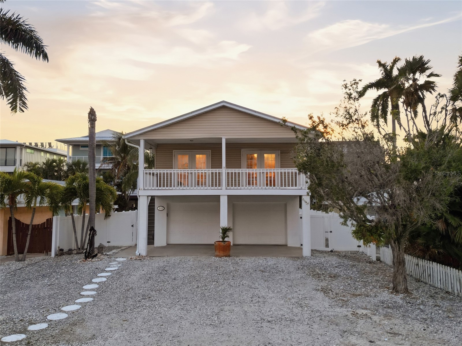 2112 Avenue B Bradenton Beach FL 34217 A4682824 image1
