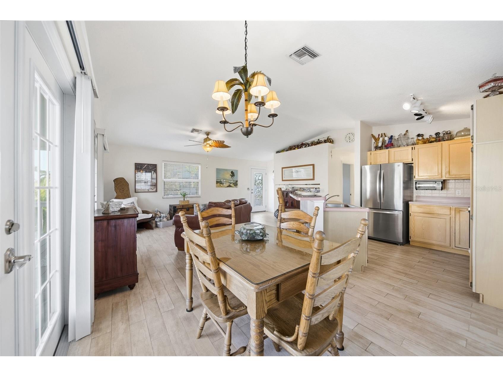 2112 Avenue B Bradenton Beach FL 34217 A4682824 image16