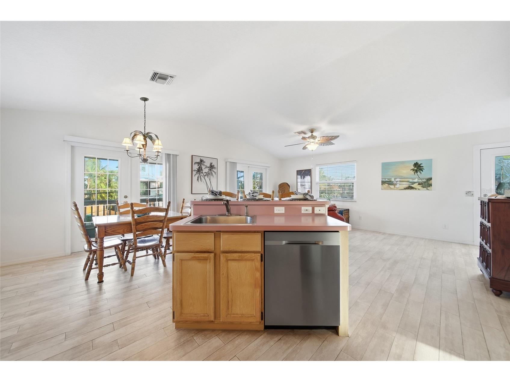 2112 Avenue B Bradenton Beach FL 34217 A4682824 image19