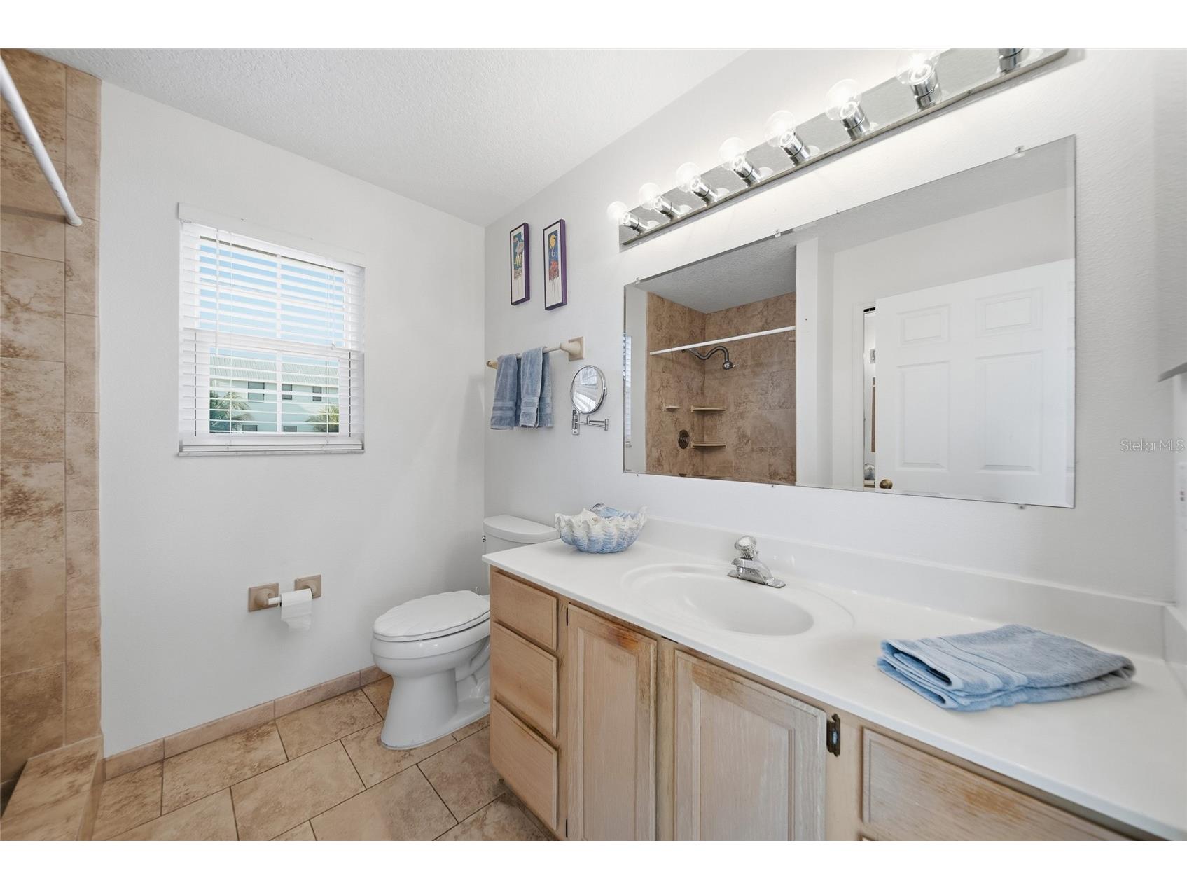 2112 Avenue B Bradenton Beach FL 34217 A4682824 image24