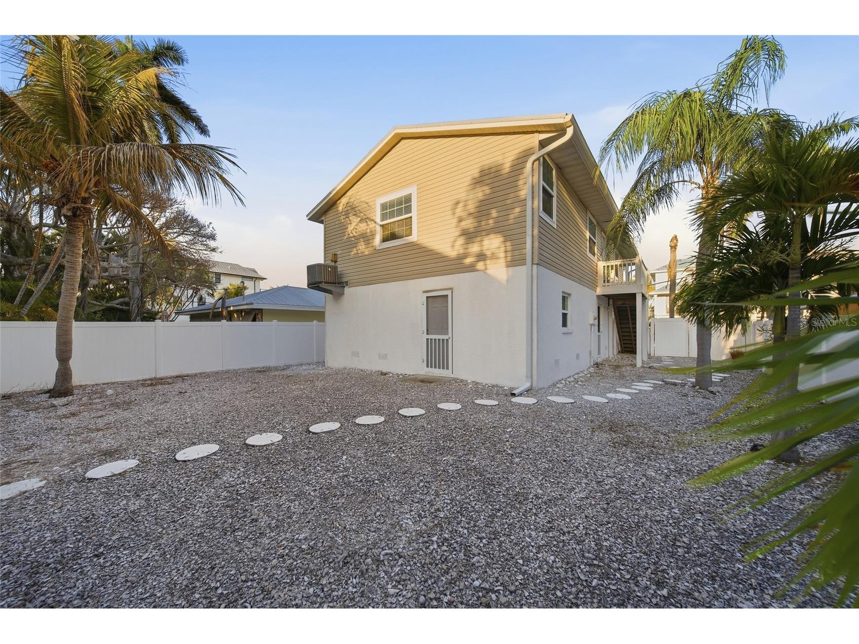 2112 Avenue B Bradenton Beach FL 34217 A4682824 image3