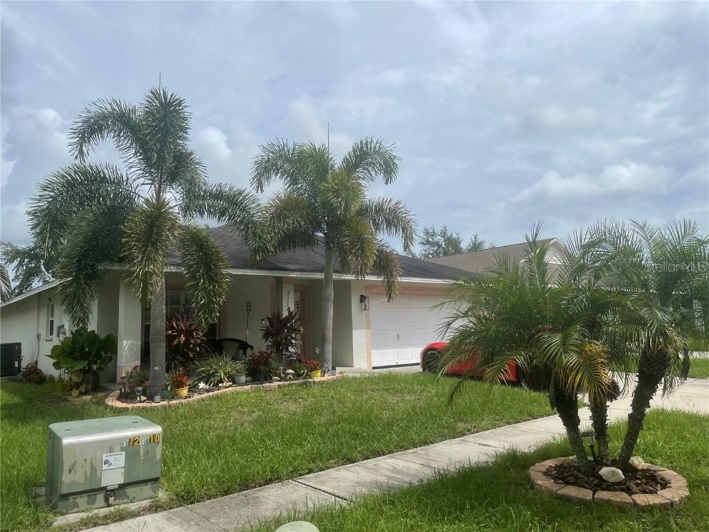 2112 Pleasure Run Drive Ruskin FL 33570 T3532061 image1