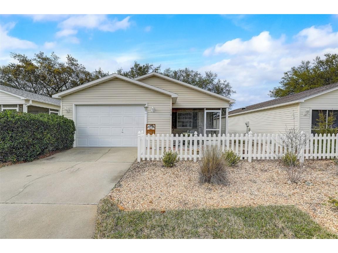 2113 Escobar Avenue The Villages FL 32159 O6184374 image1