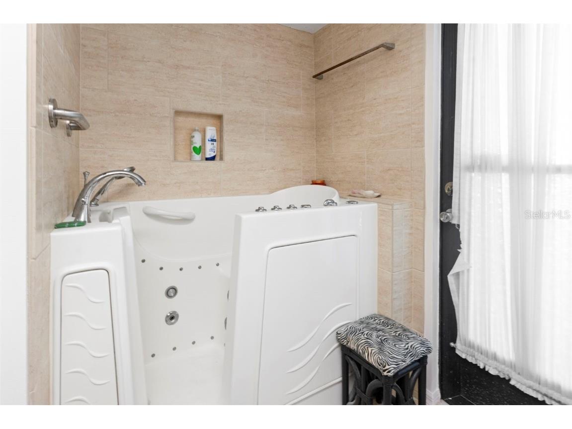 2113 Lochmoor Circle North Fort Myers FL 33903 O6321214 image39