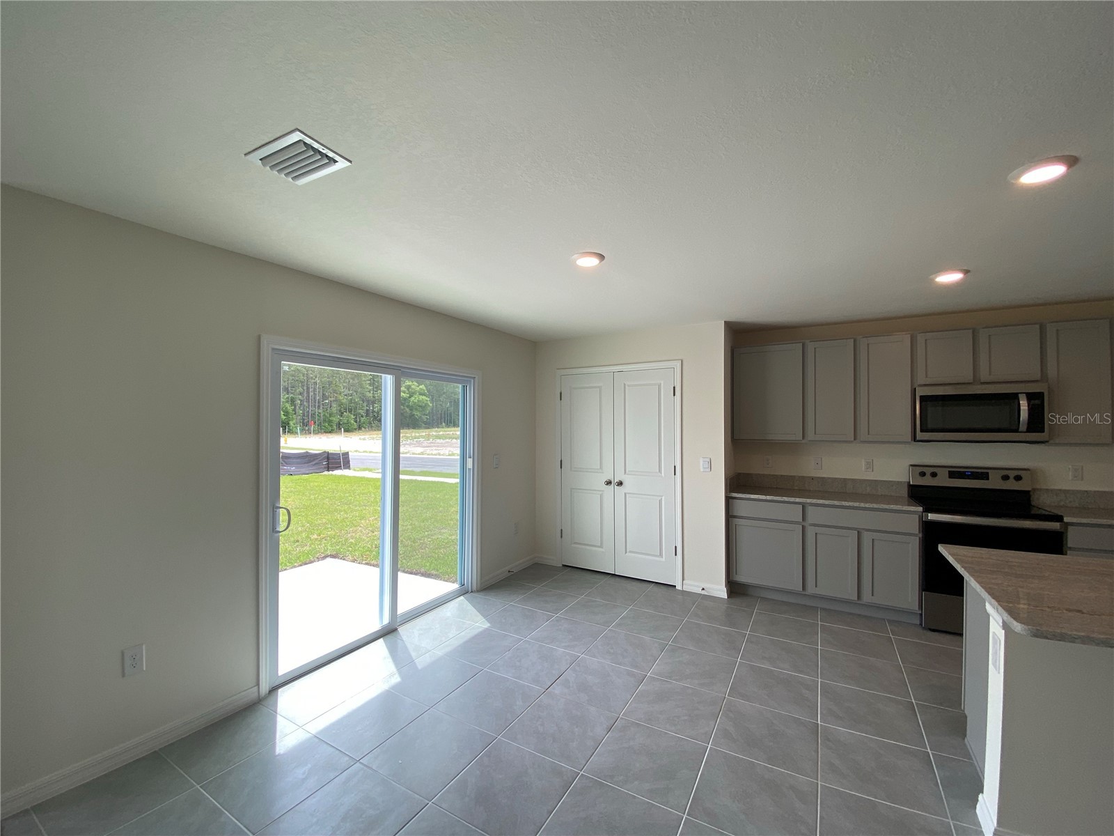 2113 NW 247 Drive Newberry FL 32669 OM725681 image5