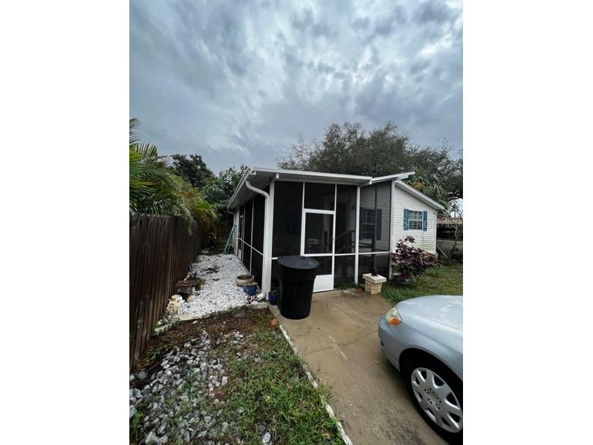 2114 43rd Avenue N Saint Petersburg FL 33714 J960052 image1