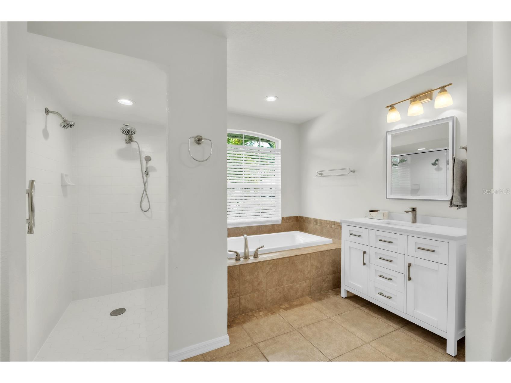 2114 49th Avenue E Bradenton FL 34203 A4688977 image26