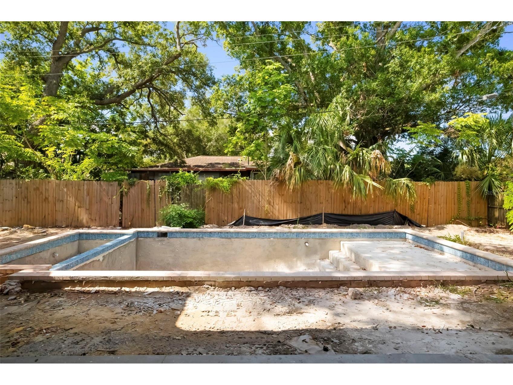 2114 Floyd Street Sarasota FL 34239 A4699956 image10
