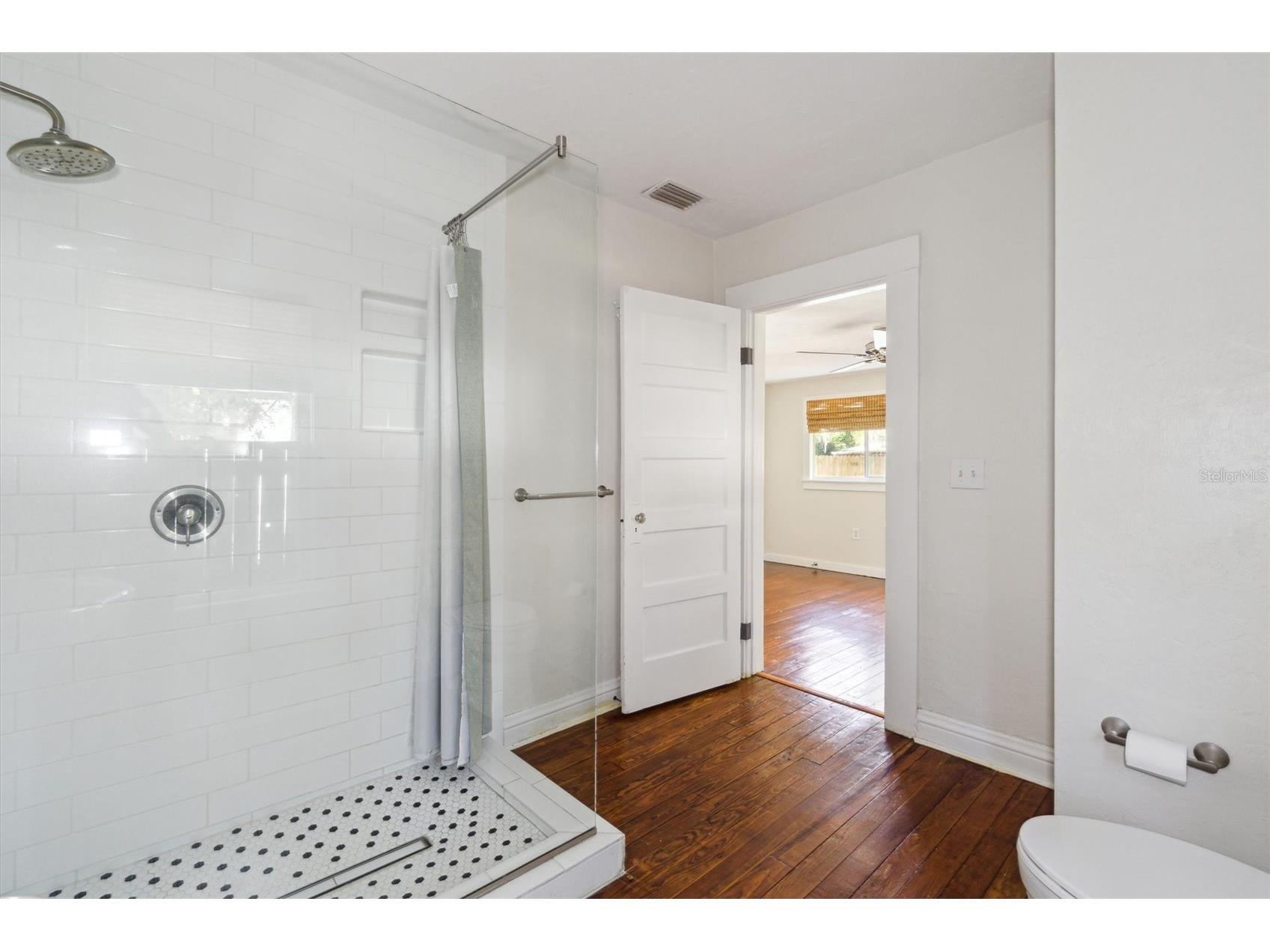 2114 NW 7th Terrace Gainesville FL 32609 GC536419 image27