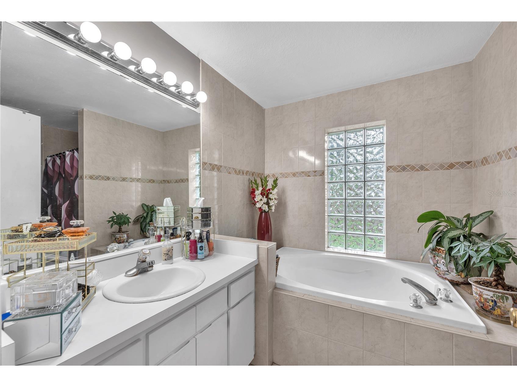 2114 W Hanna Avenue Tampa FL 33604 TB8528024 image16