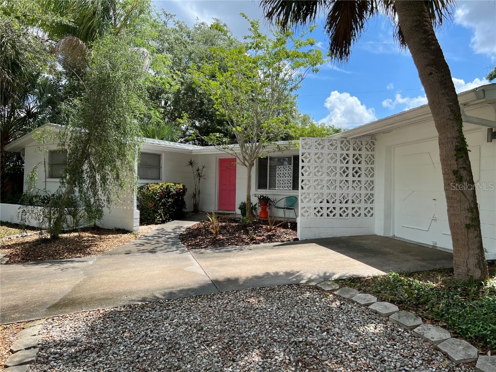 2115 Clematis Place Sarasota FL 34239 A4572279 image1