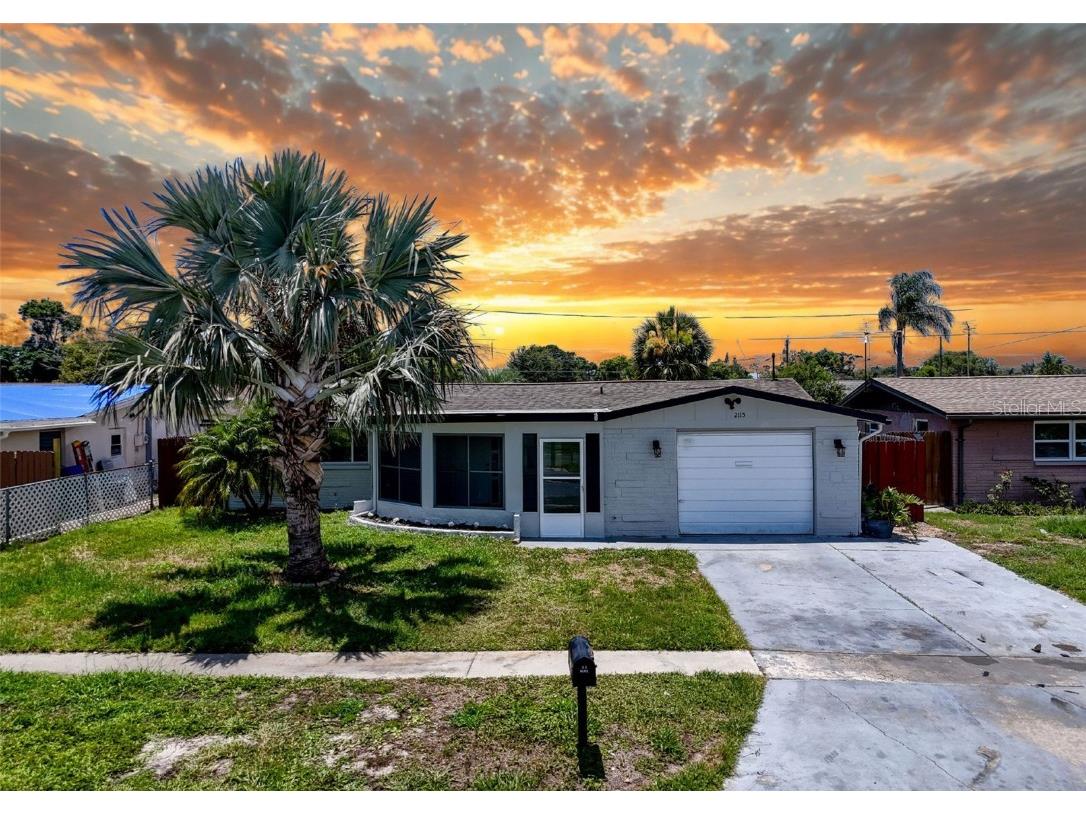 2115 Erin Dr Holiday FL 34690 TB8396790 image1