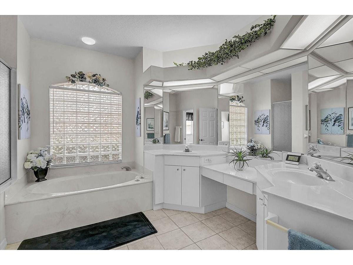 2115 Muskogee Trail Nokomis FL 34275 A4680285 image18