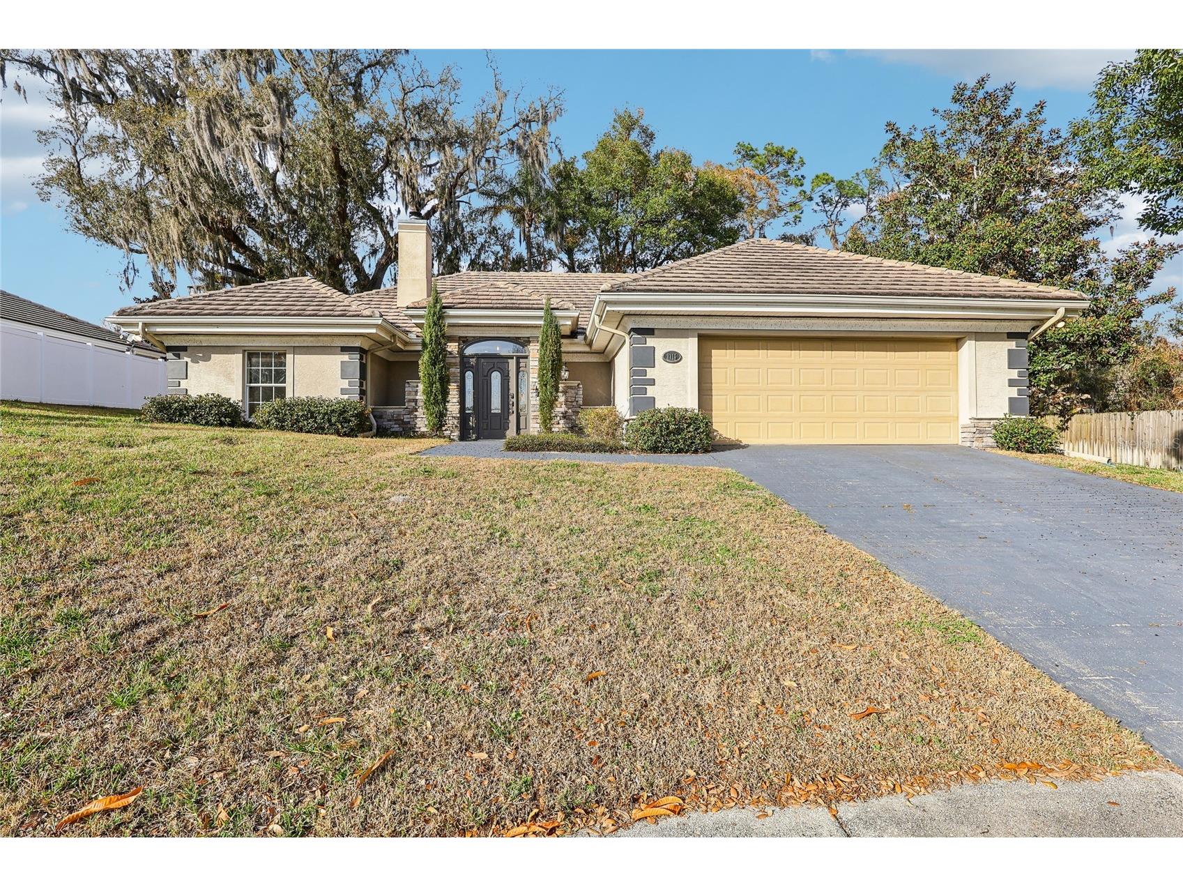 2115 Oak Leaf Circle Mount Dora FL 32757 G5108582 image1