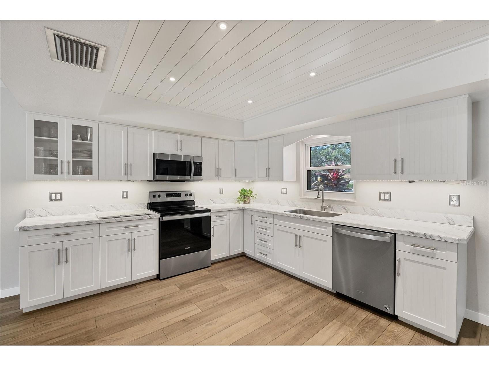 2115 Shadow Oaks Road Sarasota FL 34240 A4670853 image12