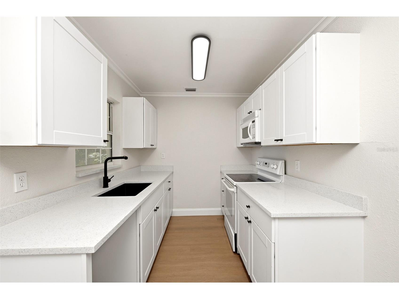 2115 Woodland Boulevard Leesburg FL 34748 O6399723 image8