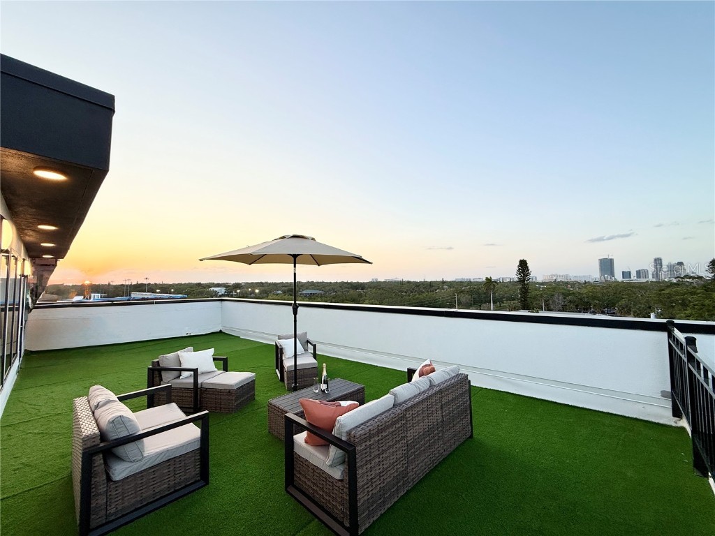 2116 4th Street S Saint Petersburg FL 33705 TB8340389 image1