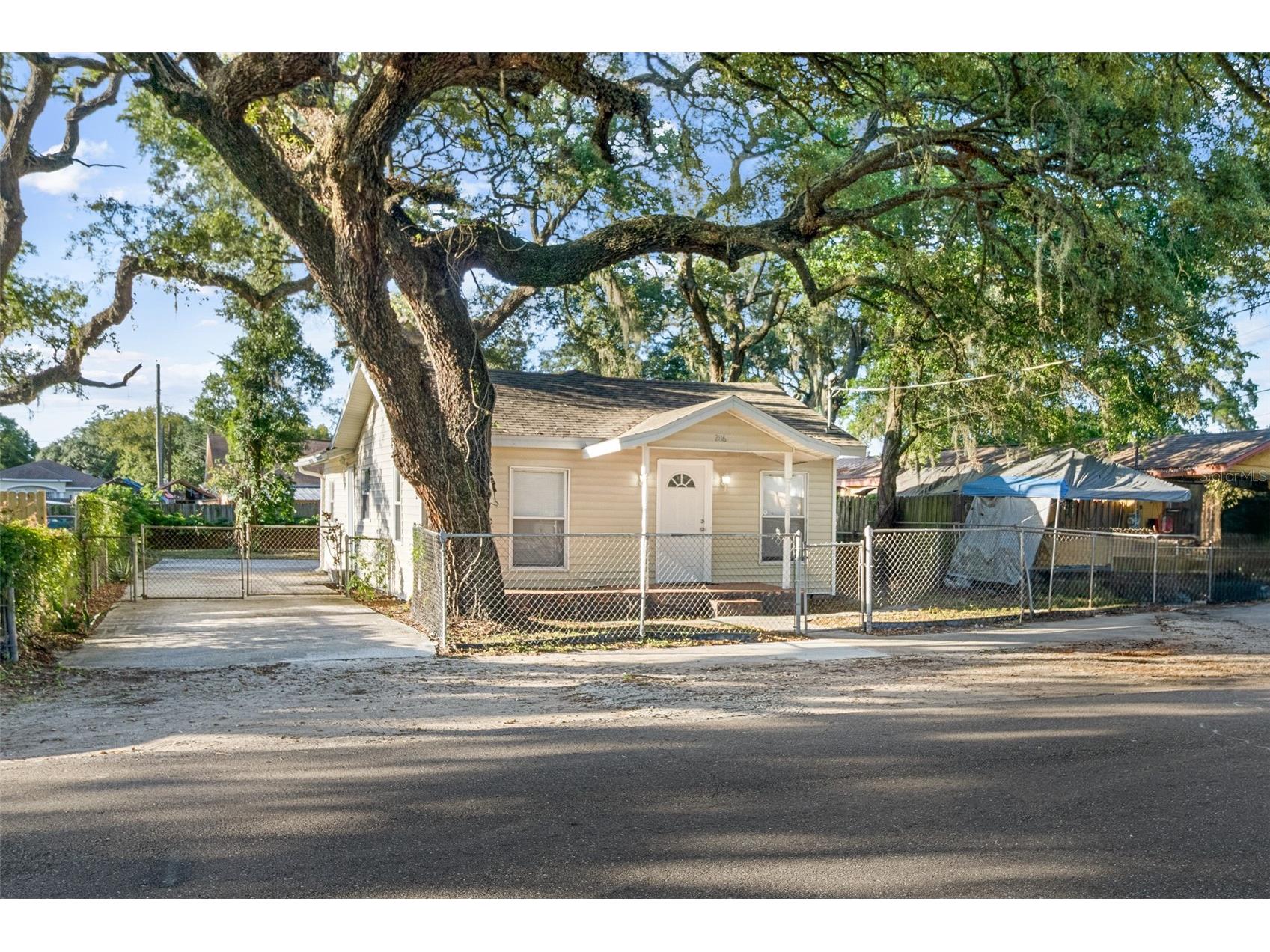 2116 E Ellicott Street Tampa FL 33610 TB8519448 image2