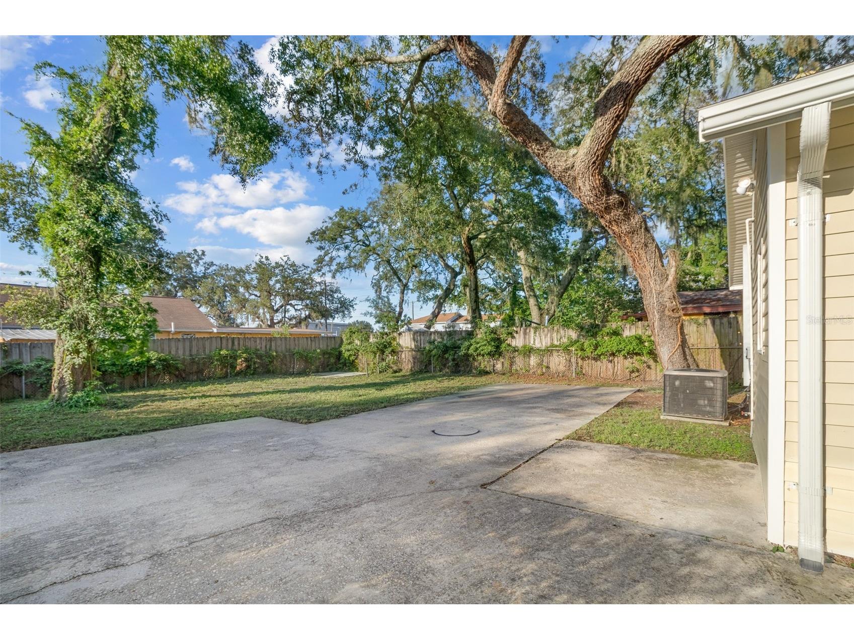 2116 E Ellicott Street Tampa FL 33610 TB8519448 image21