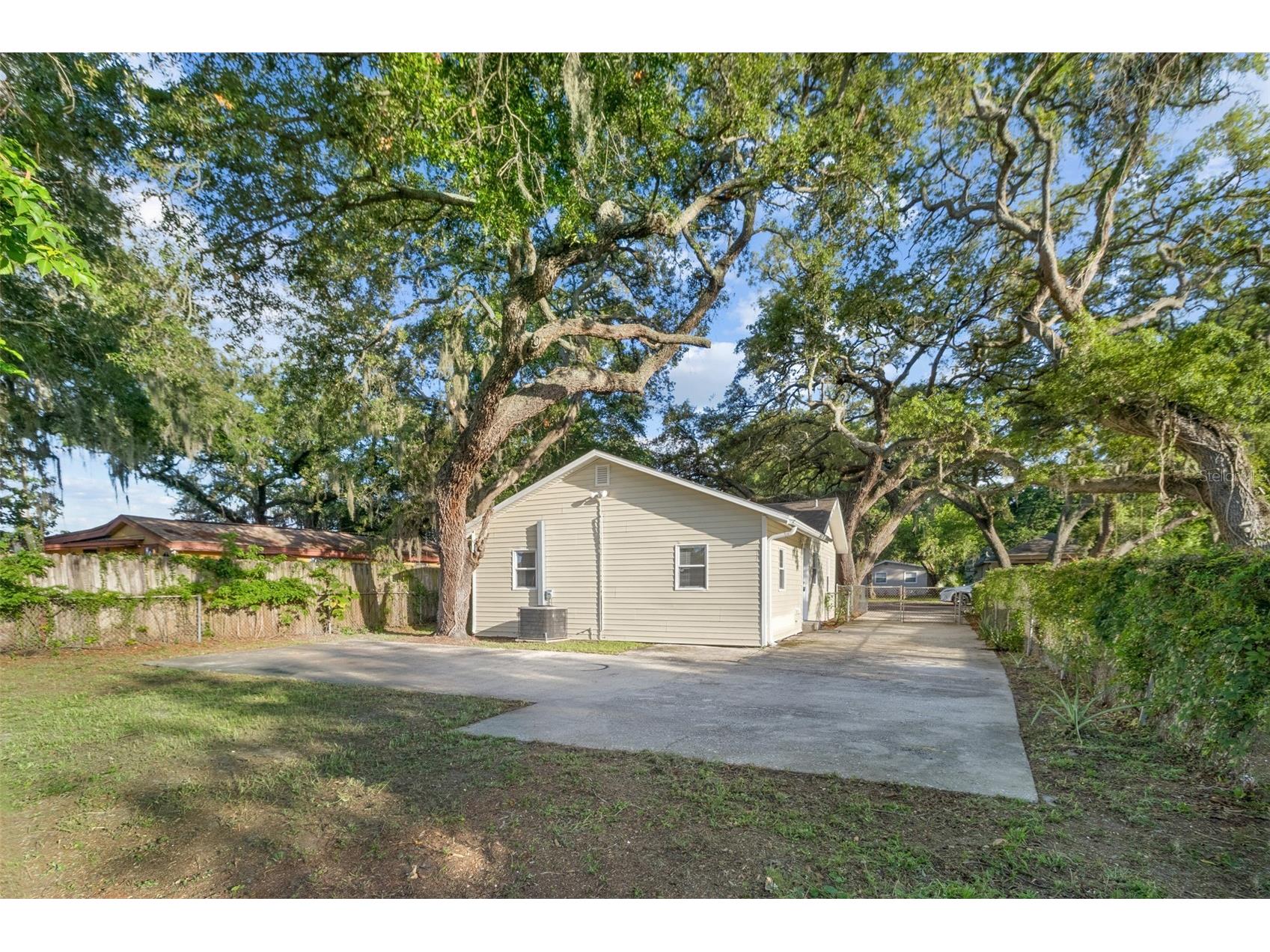 2116 E Ellicott Street Tampa FL 33610 TB8519448 image22
