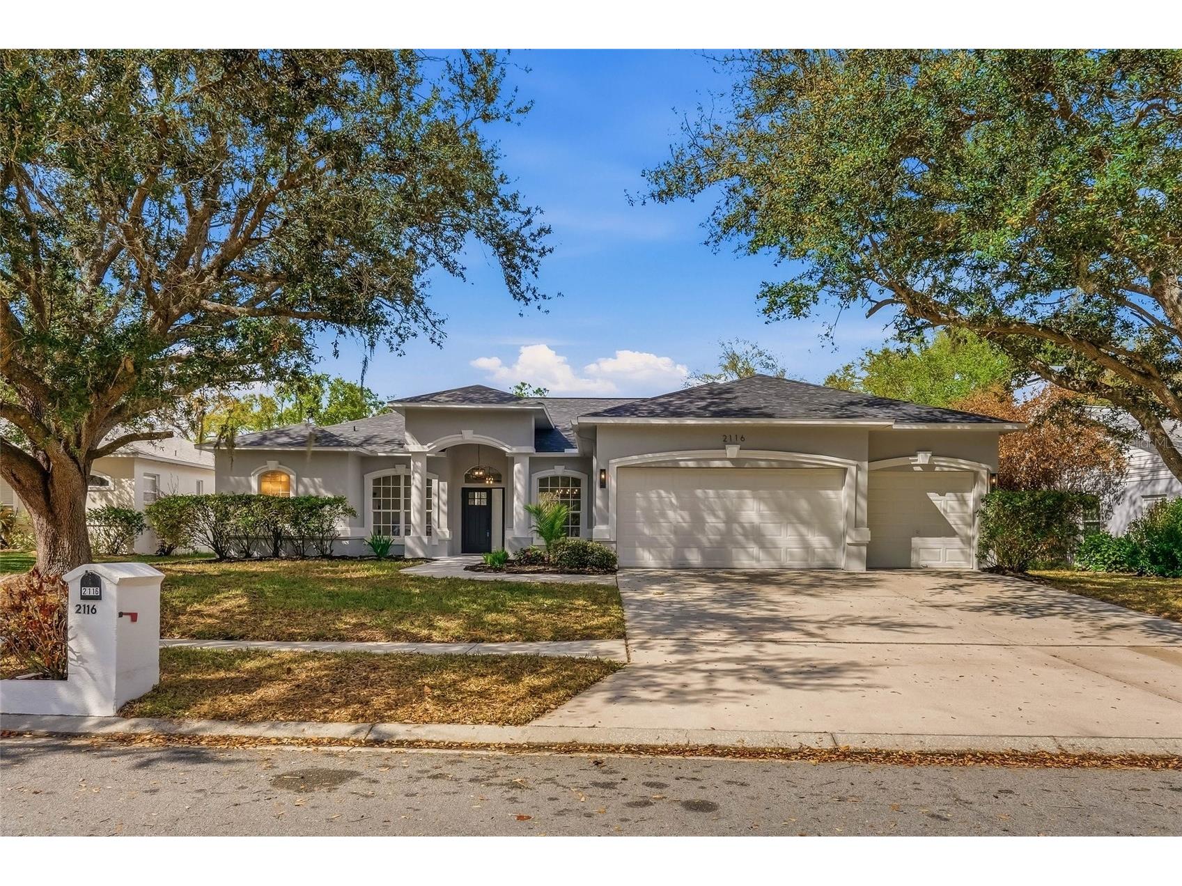 2116 Golf Manor Boulevard Valrico FL 33596 TB8480249 image1