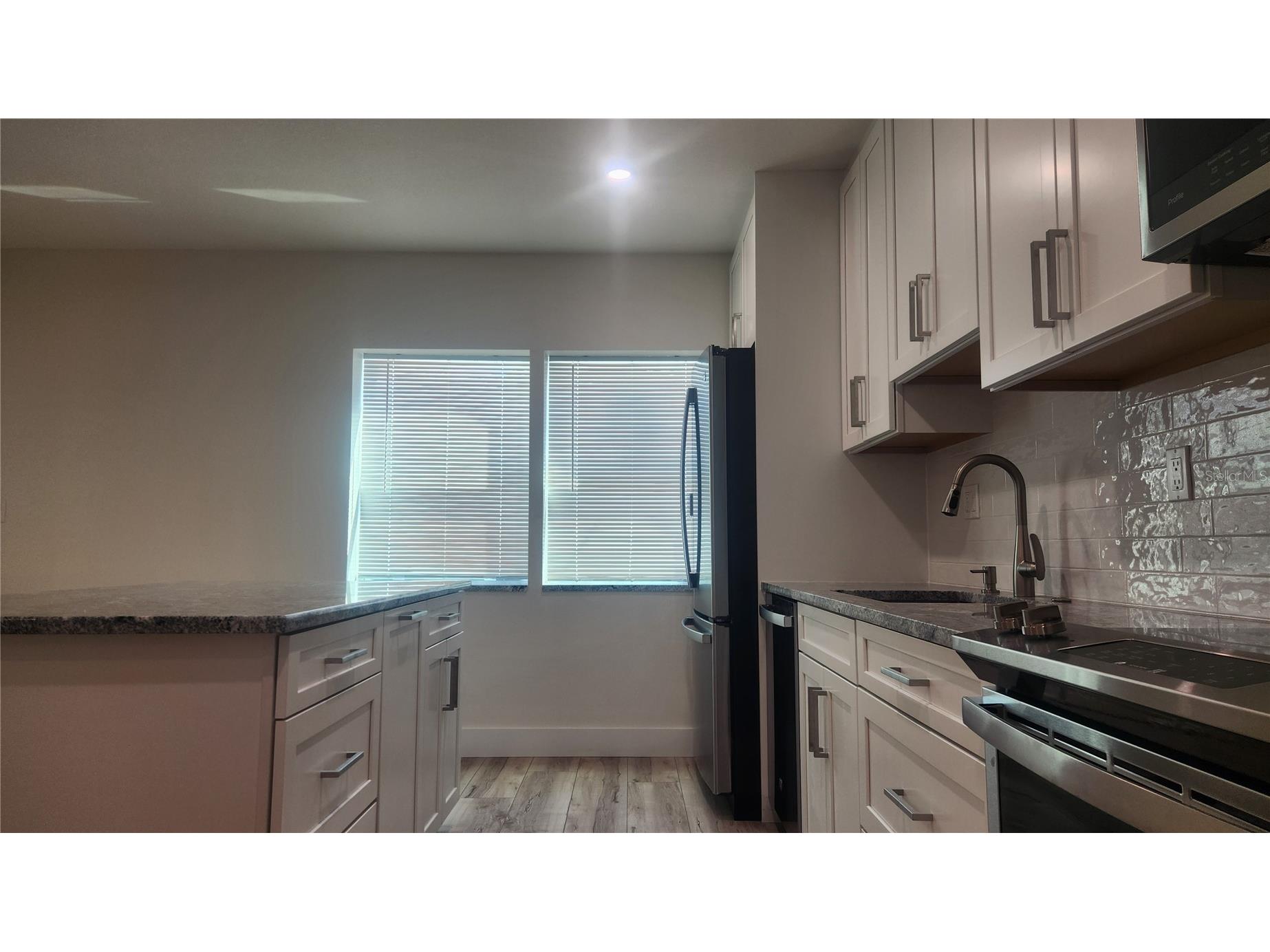 2117 5th Street #FRONT HOUSE Sarasota FL 34237 A4693806 image12