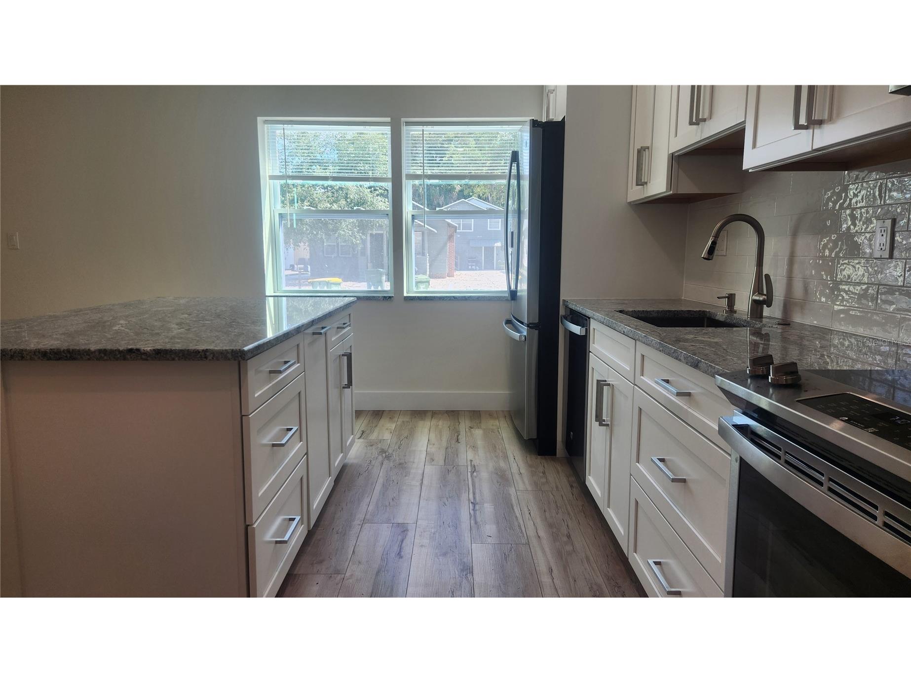2117 5th Street #FRONT HOUSE Sarasota FL 34237 A4693806 image13