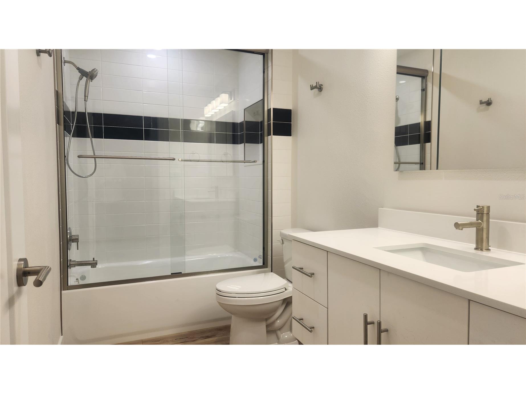 2117 5th Street #FRONT HOUSE Sarasota FL 34237 A4693806 image21