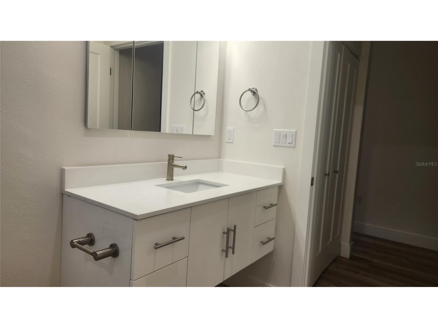 2117 5th Street #FRONT HOUSE Sarasota FL 34237 A4693806 image22