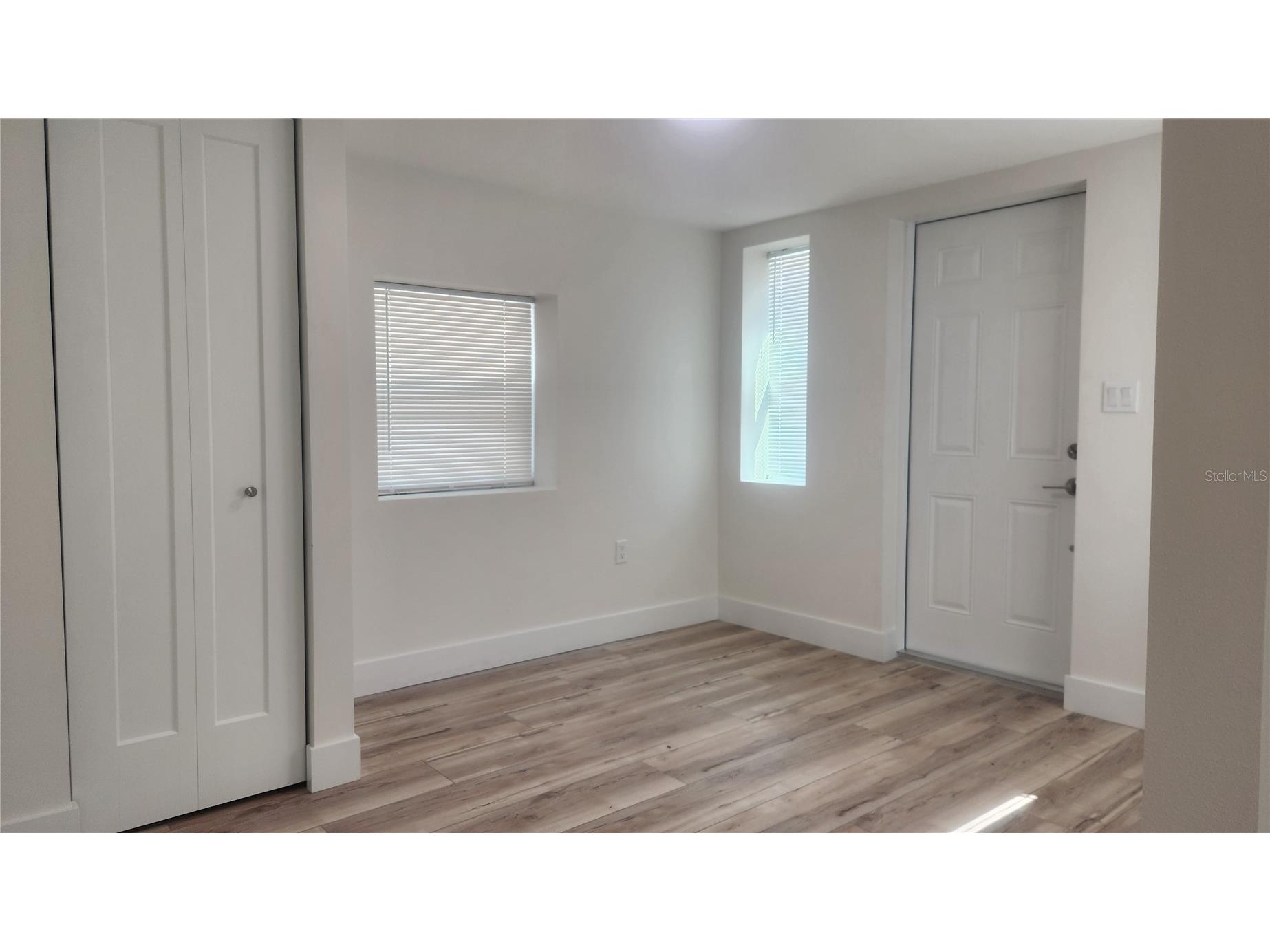 2117 5th Street #FRONT HOUSE Sarasota FL 34237 A4693806 image4