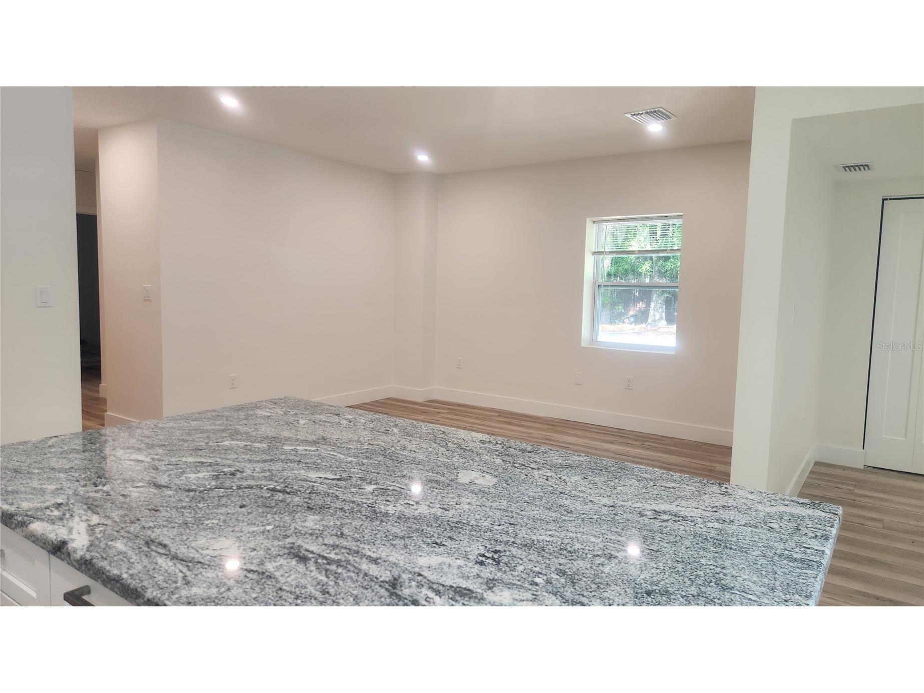 2117 5th Street #FRONT HOUSE Sarasota FL 34237 A4693806 image7