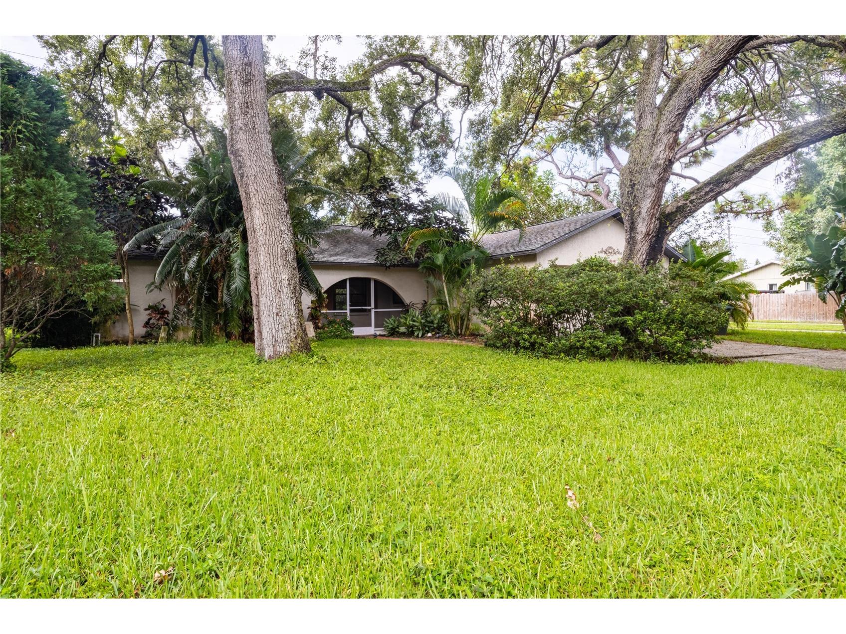 2117 Briarway Drive Clearwater FL 33763 TB8422351 image1