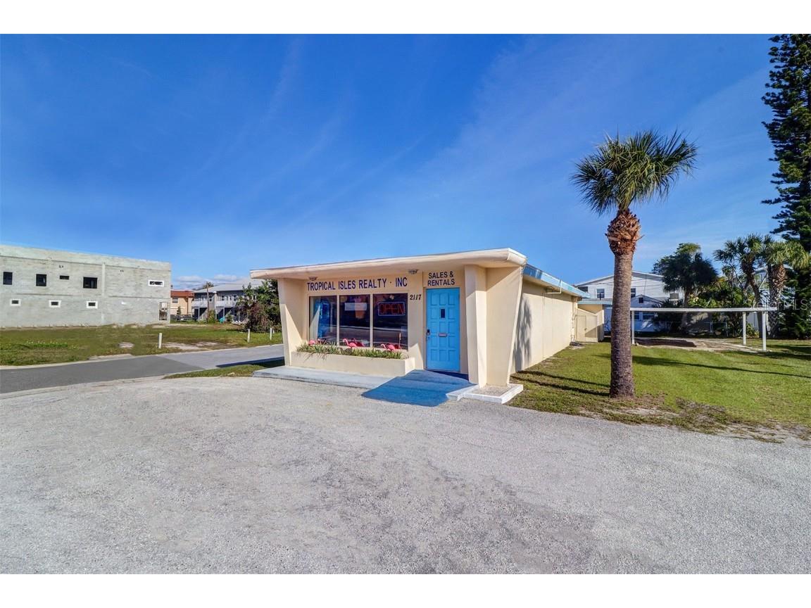 2117 Gulf Boulevard Indian Rocks Beach FL 33785 U8187090 image1