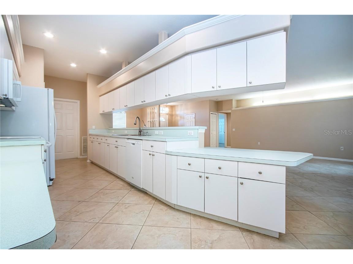 2117 Huntington Avenue Sarasota FL 34232 A4670887 image15