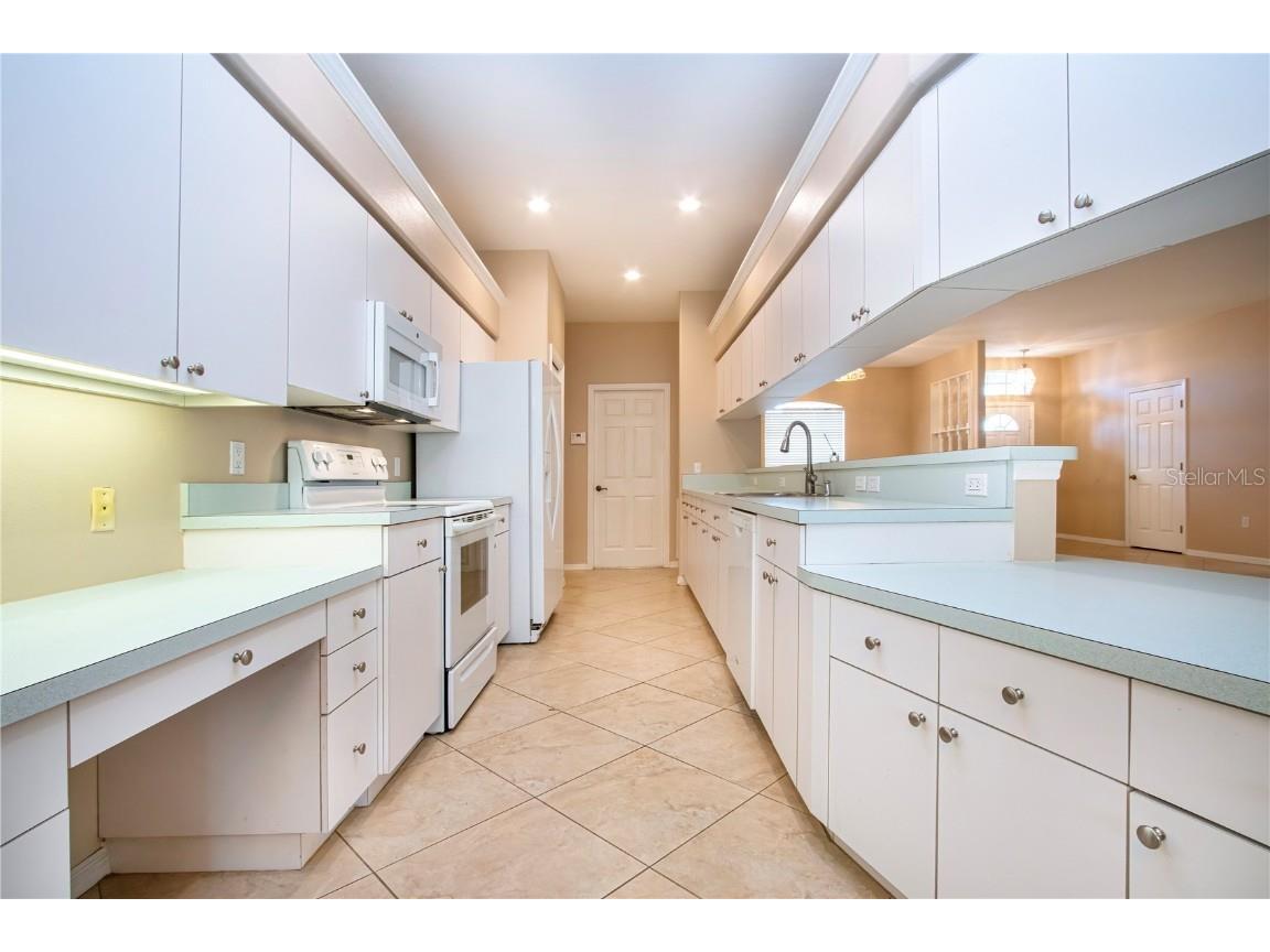 2117 Huntington Avenue Sarasota FL 34232 A4670887 image18