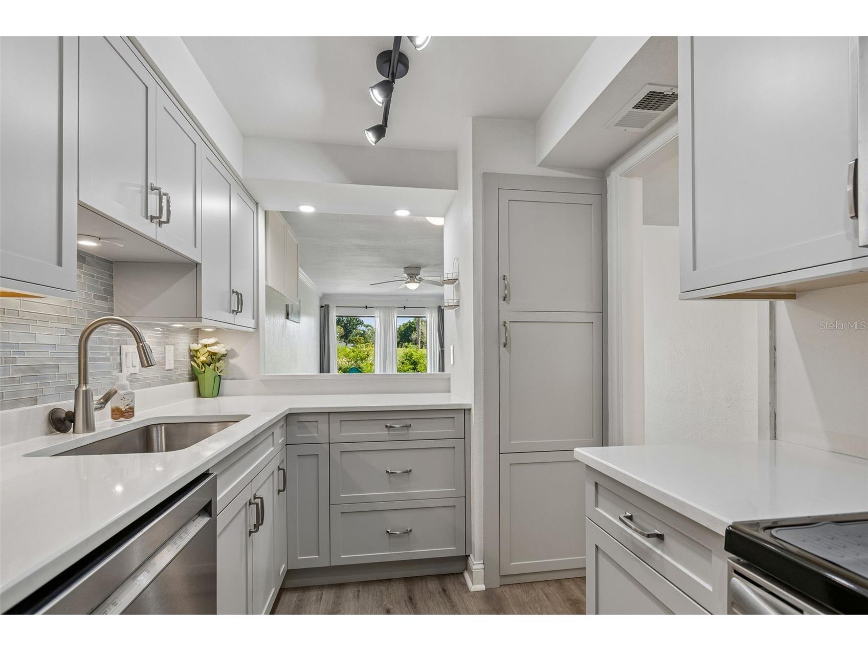 2117 Lakewood Club Drive S #7-N Saint Petersburg FL 33712 L4963098 image22