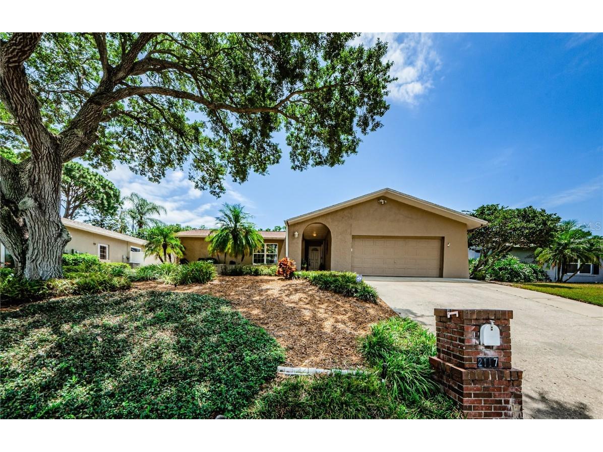 2117 Swan Lane Safety Harbor FL 34695 U8197663 image1