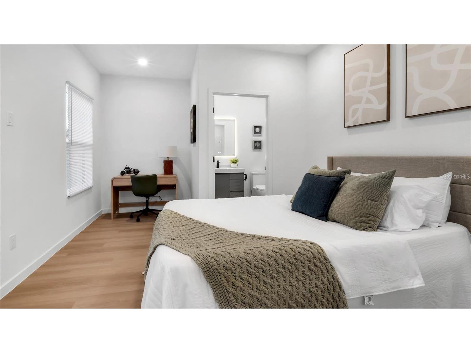 2118 4th Street S Saint Petersburg FL 33705 TB8470748 image12